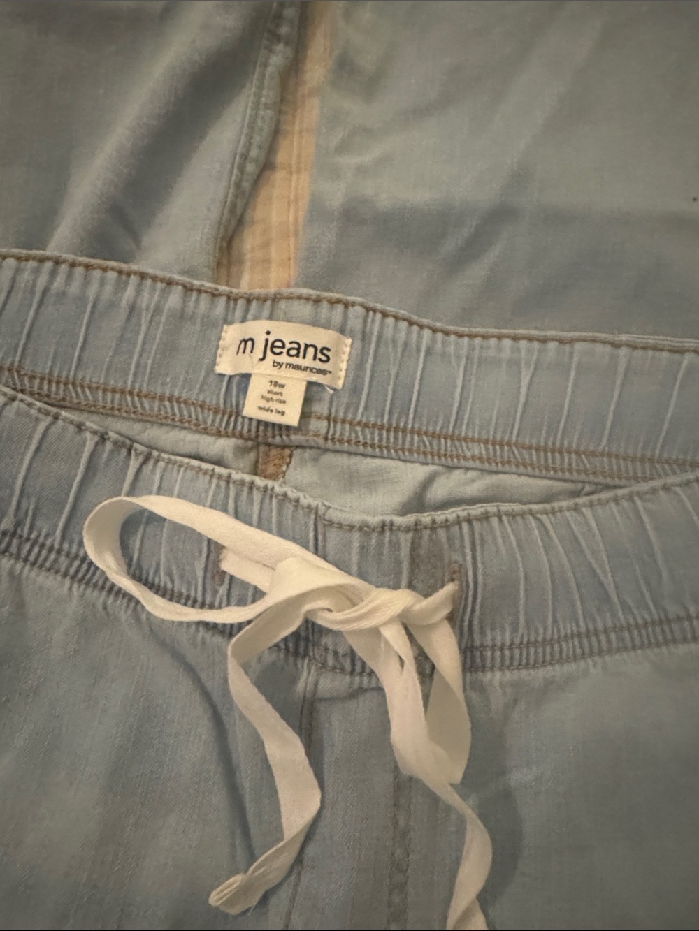 Maurices Light Denim Wide Leg Pull-On Jeans Size 18W Short - Picture 2 of 6